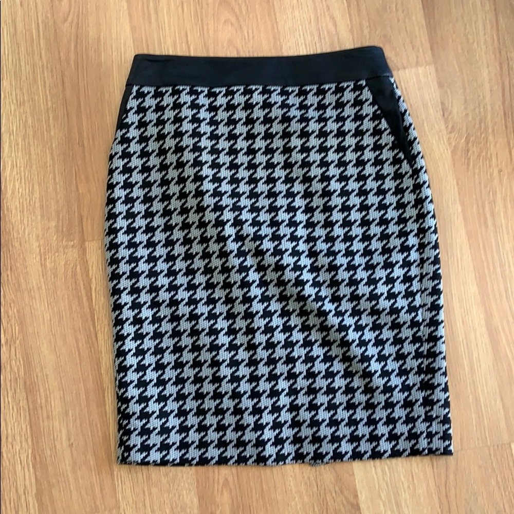 Express Pencil Skirt with Leather details